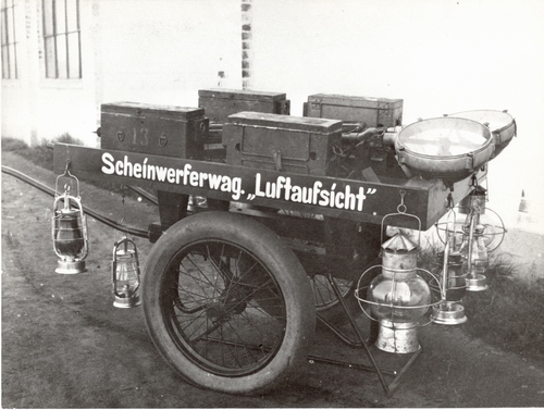 Wagen zur Nachtbefeuerung auf dem Flughafen Kln Butzweilerhof um 1926