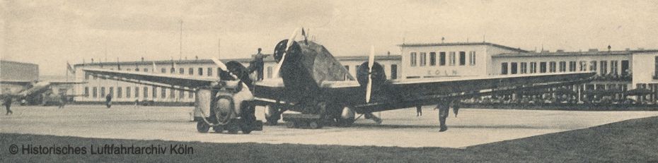 Kunjers Ju 52 vor dem Flughafengebude Flughafen Kln Butzweilerhof 1936