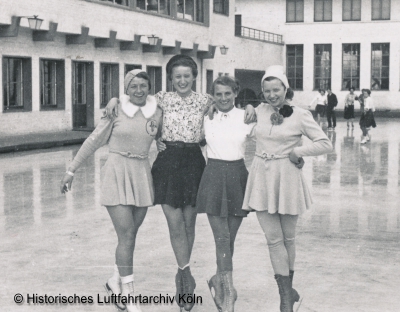 Liesel Bach Kunstflugmeisterin war auch eine begeisterte Eiskunstluferin. Hier im Kner Eisstadion Lentstrae.