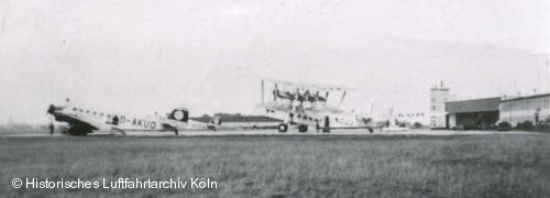 Ju52 und Short Scylla vor der Halle 1 des Flughafens Kln Butzweilerhof.