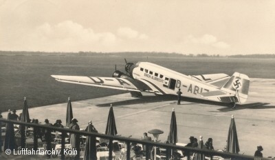 JU 52/m3 D-ABIZ vor der Besucherterasse Flughafen Köln Butzweilerhof