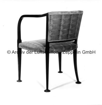 Der letzte Stuhl der "Graf Zeppelin". Inneneinrichtung der "Graf Zeppelin" angefertigt von der Klner Mbelmanufaktur Pallenberg.