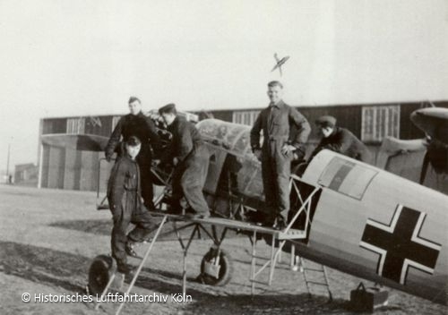 Eine Me 109 fr technische Lehrgnge der Luftwaffe auf dem Flughafen Butzweilerhof