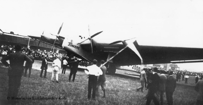 Die Junkers G 38 auf dem Flughafen Kln Butzweilerhof anllich des Rheinlandbefreiungsfluges.