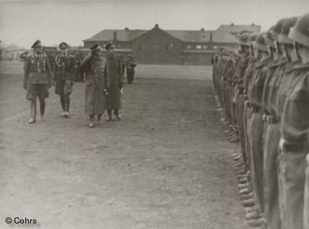 Abschreiten der Front - Luftwaffenhelfer Köln