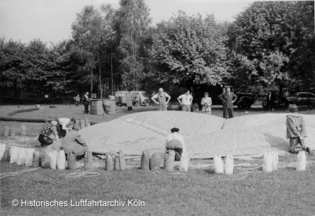 Startvorbereitungen des Ballons Clouth VIII im Klner Grngrtel