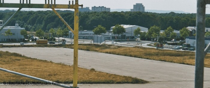 Die Reste der Rollbahn des Flugplatzes Butzweilerhof