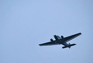 Eine Ju 52 ber dem Klner Flughafen Butzweilerhof